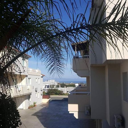 Armstrong Apartment Paralimni Buitenkant foto