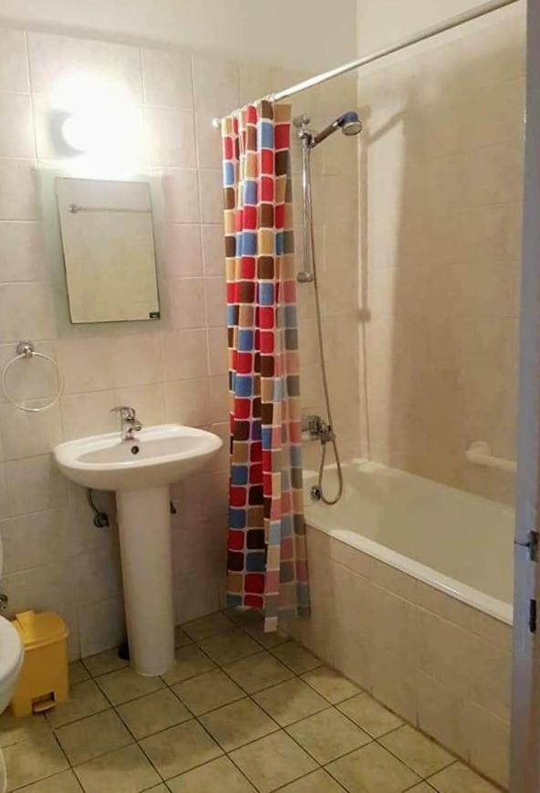 Armstrong Apartment Paralimni Buitenkant foto
