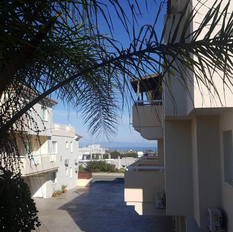 Armstrong Apartment Paralimni Buitenkant foto